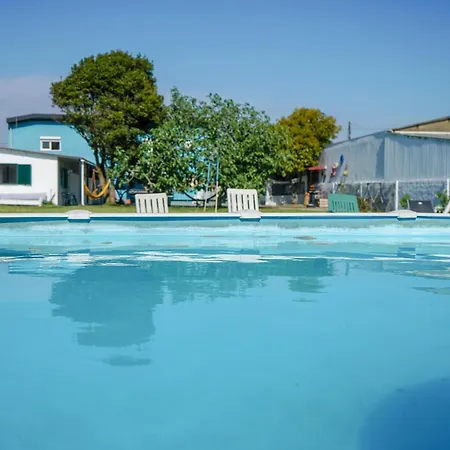 Costanova Surfhouse Farmház