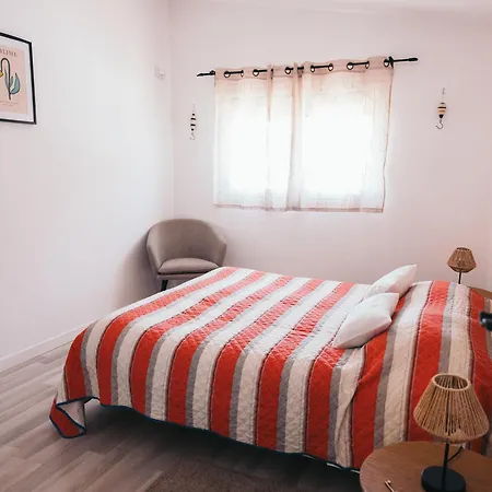 Costanova Surfhouse Farmház *