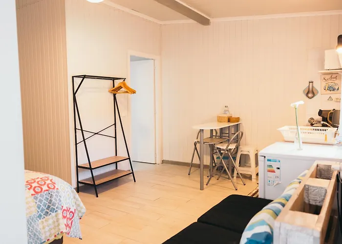 Costanova Surfhouse 农家乐 *