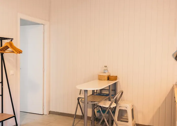 Costanova Surfhouse *