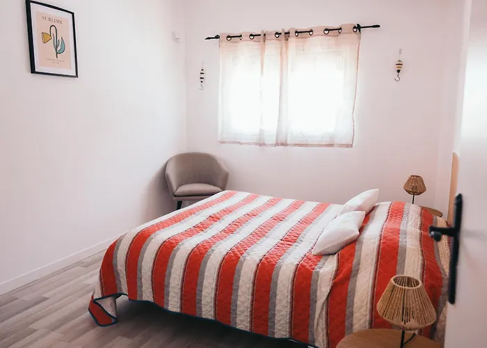 Costanova Surfhouse 农家乐 *