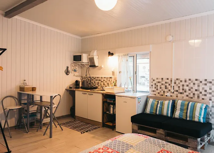 农家乐 Costanova Surfhouse *