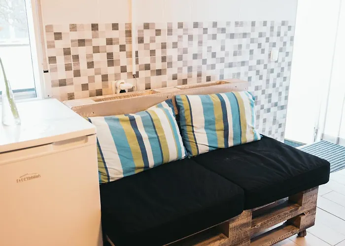 Costanova Surfhouse 农家乐 伊利亚武